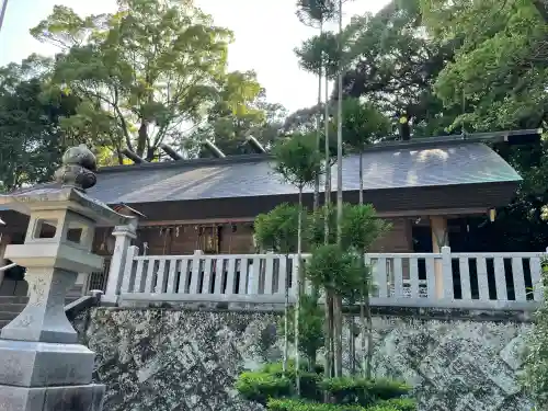 黒髪神社の{uncategorized: "未分類", other: "その他", undefined: "問題あり", building: "その他建物", grave: "お墓", sacred_gate: "鳥居", guardian: "狛犬", statue: "像", buddha: "仏像", history: "歴史", nature: "自然", garden: "庭園", animal: "動物", pagoda: "塔", temizu: "手水舎", mountain_gate: "山門・神門", sanctuary: "本殿・本堂", subordinate: "末社・摂社", art: "芸術", scenery: "景色", jizo: "地蔵", ema: "絵馬", goshuin: "御朱印", omikuji: "おみくじ", items: "授与品その他", amulet: "お守り", goshuincho: "御朱印帳", eats: "食事", festival: "お祭り", votive_dance: "神楽", shichigosan: "七五三参", wedding: "結婚式", experience: "体験その他", initially: "初詣", around: "周辺", anti_infection: "感染症対策"}