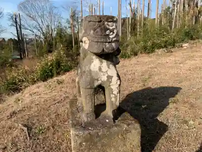 六所神社の狛犬