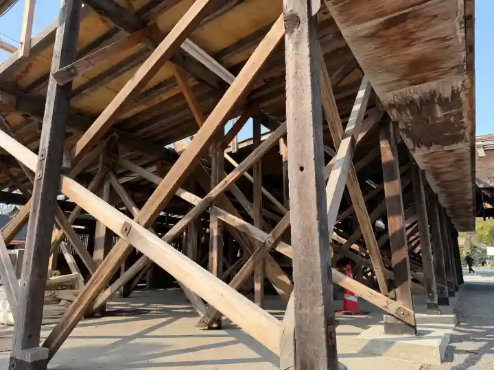 尾張大國霊神社(国府宮)の{uncategorized: "未分類", other: "その他", undefined: "問題あり", building: "その他建物", grave: "お墓", sacred_gate: "鳥居", guardian: "狛犬", statue: "像", buddha: "仏像", history: "歴史", nature: "自然", garden: "庭園", animal: "動物", pagoda: "塔", temizu: "手水舎", mountain_gate: "山門・神門", sanctuary: "本殿・本堂", subordinate: "末社・摂社", art: "芸術", scenery: "景色", jizo: "地蔵", ema: "絵馬", goshuin: "御朱印", omikuji: "おみくじ", items: "授与品その他", amulet: "お守り", goshuincho: "御朱印帳", eats: "食事", festival: "お祭り", votive_dance: "神楽", shichigosan: "七五三参", wedding: "結婚式", experience: "体験その他", initially: "初詣", around: "周辺", anti_infection: "感染症対策"}