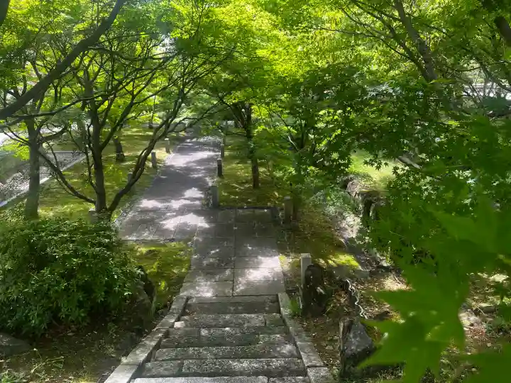 智積院の{uncategorized: "未分類", other: "その他", undefined: "問題あり", building: "その他建物", grave: "お墓", sacred_gate: "鳥居", guardian: "狛犬", statue: "像", buddha: "仏像", history: "歴史", nature: "自然", garden: "庭園", animal: "動物", pagoda: "塔", temizu: "手水舎", mountain_gate: "山門・神門", sanctuary: "本殿・本堂", subordinate: "末社・摂社", art: "芸術", scenery: "景色", jizo: "地蔵", ema: "絵馬", goshuin: "御朱印", omikuji: "おみくじ", items: "授与品その他", amulet: "お守り", goshuincho: "御朱印帳", eats: "食事", festival: "お祭り", votive_dance: "神楽", shichigosan: "七五三参", wedding: "結婚式", experience: "体験その他", initially: "初詣", around: "周辺", anti_infection: "感染症対策"}