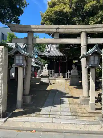 若宮八幡神社の{uncategorized: "未分類", other: "その他", undefined: "問題あり", building: "その他建物", grave: "お墓", sacred_gate: "鳥居", guardian: "狛犬", statue: "像", buddha: "仏像", history: "歴史", nature: "自然", garden: "庭園", animal: "動物", pagoda: "塔", temizu: "手水舎", mountain_gate: "山門・神門", sanctuary: "本殿・本堂", subordinate: "末社・摂社", art: "芸術", scenery: "景色", jizo: "地蔵", ema: "絵馬", goshuin: "御朱印", omikuji: "おみくじ", items: "授与品その他", amulet: "お守り", goshuincho: "御朱印帳", eats: "食事", festival: "お祭り", votive_dance: "神楽", shichigosan: "七五三参", wedding: "結婚式", experience: "体験その他", initially: "初詣", around: "周辺", anti_infection: "感染症対策"}