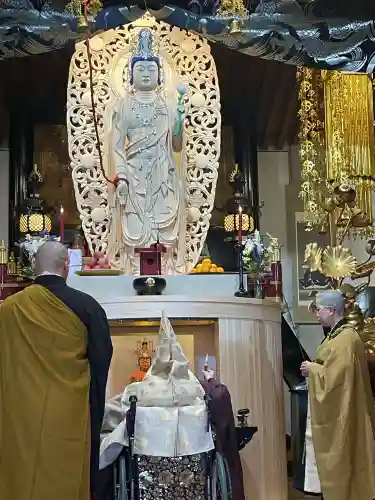 伊勢の国 四天王寺の{uncategorized: "未分類", other: "その他", undefined: "問題あり", building: "その他建物", grave: "お墓", sacred_gate: "鳥居", guardian: "狛犬", statue: "像", buddha: "仏像", history: "歴史", nature: "自然", garden: "庭園", animal: "動物", pagoda: "塔", temizu: "手水舎", mountain_gate: "山門・神門", sanctuary: "本殿・本堂", subordinate: "末社・摂社", art: "芸術", scenery: "景色", jizo: "地蔵", ema: "絵馬", goshuin: "御朱印", omikuji: "おみくじ", items: "授与品その他", amulet: "お守り", goshuincho: "御朱印帳", eats: "食事", festival: "お祭り", votive_dance: "神楽", shichigosan: "七五三参", wedding: "結婚式", experience: "体験その他", initially: "初詣", around: "周辺", anti_infection: "感染症対策"}