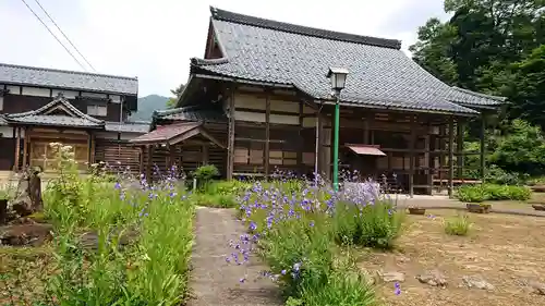 顕海寺の本殿