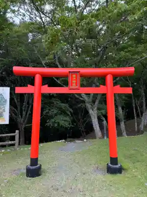 砥鹿神社(奥宮)の{uncategorized: "未分類", other: "その他", undefined: "問題あり", building: "その他建物", grave: "お墓", sacred_gate: "鳥居", guardian: "狛犬", statue: "像", buddha: "仏像", history: "歴史", nature: "自然", garden: "庭園", animal: "動物", pagoda: "塔", temizu: "手水舎", mountain_gate: "山門・神門", sanctuary: "本殿・本堂", subordinate: "末社・摂社", art: "芸術", scenery: "景色", jizo: "地蔵", ema: "絵馬", goshuin: "御朱印", omikuji: "おみくじ", items: "授与品その他", amulet: "お守り", goshuincho: "御朱印帳", eats: "食事", festival: "お祭り", votive_dance: "神楽", shichigosan: "七五三参", wedding: "結婚式", experience: "体験その他", initially: "初詣", around: "周辺", anti_infection: "感染症対策"}