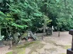 諏訪神社の庭園