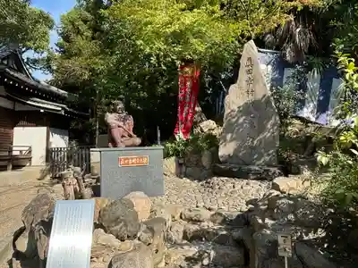 安居神社の像