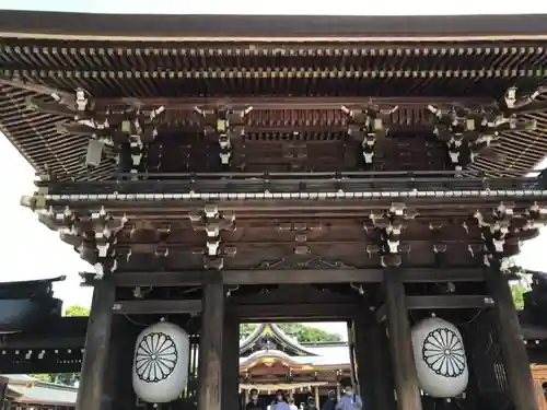 寒川神社の山門・神門