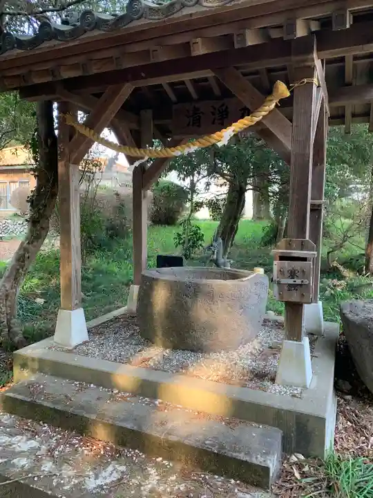 滝沢神社の手水舎