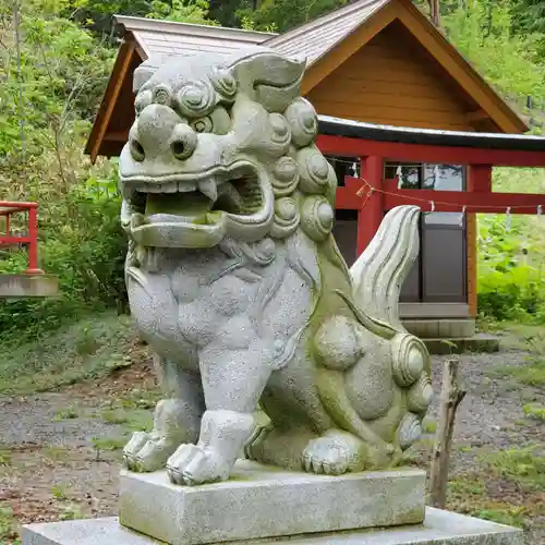 尾札部稲荷神社の狛犬