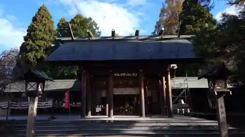 射水神社の本殿