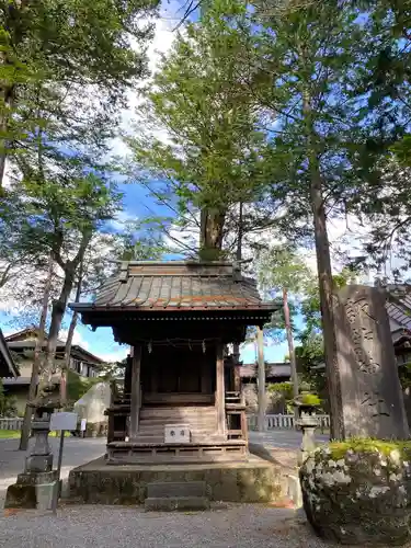 淺間神社（忍野八海）の末社・摂社