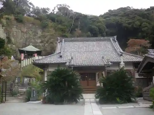 薬王寺の本殿・本堂