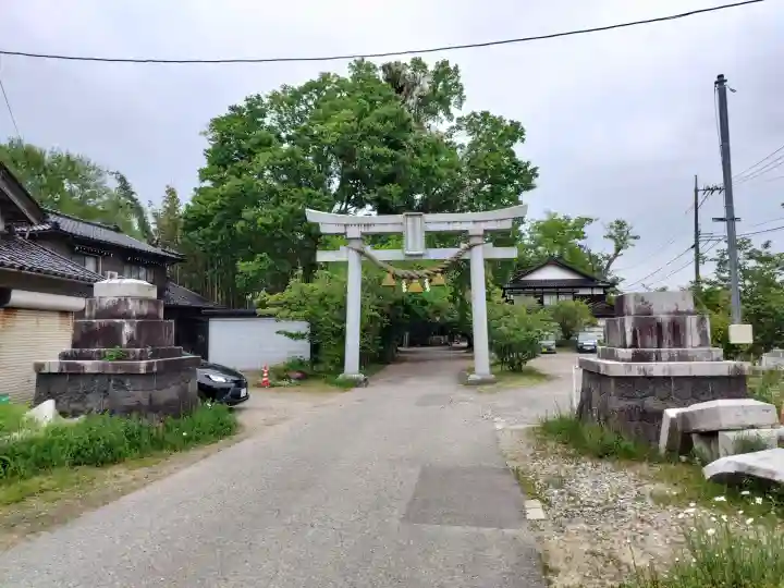 能登生国玉比古神社の{uncategorized: "未分類", other: "その他", undefined: "問題あり", building: "その他建物", grave: "お墓", sacred_gate: "鳥居", guardian: "狛犬", statue: "像", buddha: "仏像", history: "歴史", nature: "自然", garden: "庭園", animal: "動物", pagoda: "塔", temizu: "手水舎", mountain_gate: "山門・神門", sanctuary: "本殿・本堂", subordinate: "末社・摂社", art: "芸術", scenery: "景色", jizo: "地蔵", ema: "絵馬", goshuin: "御朱印", omikuji: "おみくじ", items: "授与品その他", amulet: "お守り", goshuincho: "御朱印帳", eats: "食事", festival: "お祭り", votive_dance: "神楽", shichigosan: "七五三参", wedding: "結婚式", experience: "体験その他", initially: "初詣", around: "周辺", anti_infection: "感染症対策"}