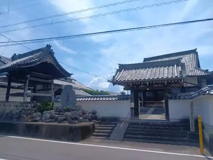 広蓮寺の{uncategorized: "未分類", other: "その他", undefined: "問題あり", building: "その他建物", grave: "お墓", sacred_gate: "鳥居", guardian: "狛犬", statue: "像", buddha: "仏像", history: "歴史", nature: "自然", garden: "庭園", animal: "動物", pagoda: "塔", temizu: "手水舎", mountain_gate: "山門・神門", sanctuary: "本殿・本堂", subordinate: "末社・摂社", art: "芸術", scenery: "景色", jizo: "地蔵", ema: "絵馬", goshuin: "御朱印", omikuji: "おみくじ", items: "授与品その他", amulet: "お守り", goshuincho: "御朱印帳", eats: "食事", festival: "お祭り", votive_dance: "神楽", shichigosan: "七五三参", wedding: "結婚式", experience: "体験その他", initially: "初詣", around: "周辺", anti_infection: "感染症対策"}