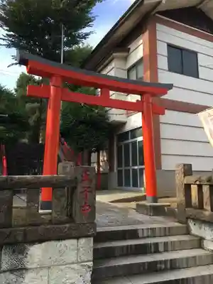 稲荷神社の鳥居