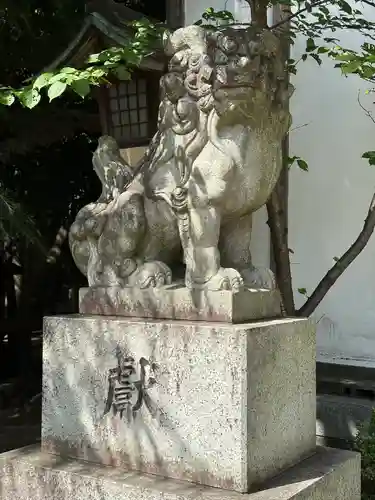 小岩神社の狛犬