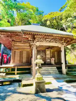 岩殿寺の{uncategorized: "未分類", other: "その他", undefined: "問題あり", building: "その他建物", grave: "お墓", sacred_gate: "鳥居", guardian: "狛犬", statue: "像", buddha: "仏像", history: "歴史", nature: "自然", garden: "庭園", animal: "動物", pagoda: "塔", temizu: "手水舎", mountain_gate: "山門・神門", sanctuary: "本殿・本堂", subordinate: "末社・摂社", art: "芸術", scenery: "景色", jizo: "地蔵", ema: "絵馬", goshuin: "御朱印", omikuji: "おみくじ", items: "授与品その他", amulet: "お守り", goshuincho: "御朱印帳", eats: "食事", festival: "お祭り", votive_dance: "神楽", shichigosan: "七五三参", wedding: "結婚式", experience: "体験その他", initially: "初詣", around: "周辺", anti_infection: "感染症対策"}