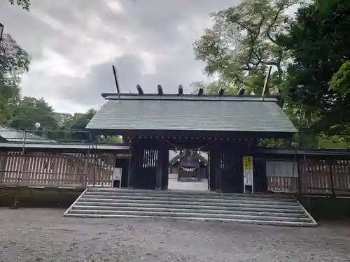 千歳神社の山門・神門