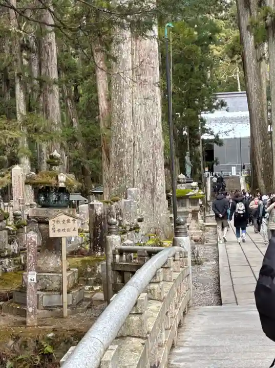 高野山金剛峯寺奥の院(和歌山県)