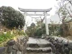 横浜御嶽神社の鳥居