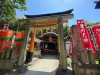 伏見豊川稲荷本宮の{uncategorized: "未分類", other: "その他", undefined: "問題あり", building: "その他建物", grave: "お墓", sacred_gate: "鳥居", guardian: "狛犬", statue: "像", buddha: "仏像", history: "歴史", nature: "自然", garden: "庭園", animal: "動物", pagoda: "塔", temizu: "手水舎", mountain_gate: "山門・神門", sanctuary: "本殿・本堂", subordinate: "末社・摂社", art: "芸術", scenery: "景色", jizo: "地蔵", ema: "絵馬", goshuin: "御朱印", omikuji: "おみくじ", items: "授与品その他", amulet: "お守り", goshuincho: "御朱印帳", eats: "食事", festival: "お祭り", votive_dance: "神楽", shichigosan: "七五三参", wedding: "結婚式", experience: "体験その他", initially: "初詣", around: "周辺", anti_infection: "感染症対策"}