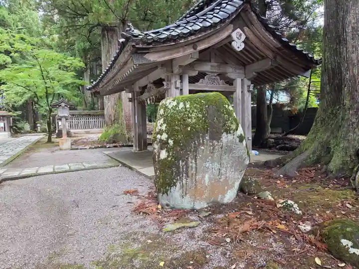 雄山神社中宮祈願殿(富山県)