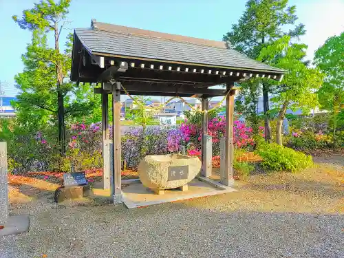 井田熱田神社の手水舎