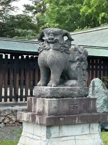 札幌護國神社の狛犬