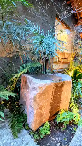 五十稲荷神社(栄寿稲荷神社)の手水舎