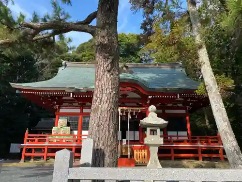 桜ヶ池池宮神社の{uncategorized: "未分類", other: "その他", undefined: "問題あり", building: "その他建物", grave: "お墓", sacred_gate: "鳥居", guardian: "狛犬", statue: "像", buddha: "仏像", history: "歴史", nature: "自然", garden: "庭園", animal: "動物", pagoda: "塔", temizu: "手水舎", mountain_gate: "山門・神門", sanctuary: "本殿・本堂", subordinate: "末社・摂社", art: "芸術", scenery: "景色", jizo: "地蔵", ema: "絵馬", goshuin: "御朱印", omikuji: "おみくじ", items: "授与品その他", amulet: "お守り", goshuincho: "御朱印帳", eats: "食事", festival: "お祭り", votive_dance: "神楽", shichigosan: "七五三参", wedding: "結婚式", experience: "体験その他", initially: "初詣", around: "周辺", anti_infection: "感染症対策"}