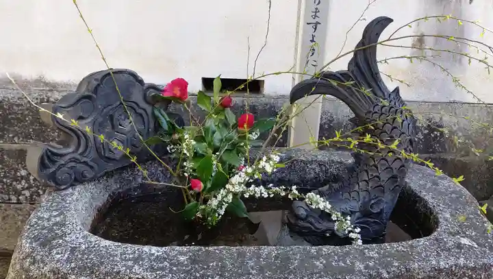 三津厳島神社の手水舎