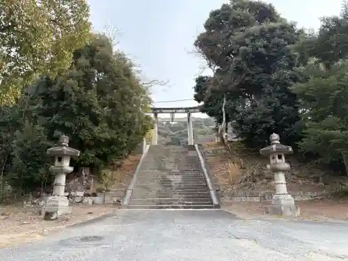 豊国廟（豊国神社飛地境内）の{uncategorized: "未分類", other: "その他", undefined: "問題あり", building: "その他建物", grave: "お墓", sacred_gate: "鳥居", guardian: "狛犬", statue: "像", buddha: "仏像", history: "歴史", nature: "自然", garden: "庭園", animal: "動物", pagoda: "塔", temizu: "手水舎", mountain_gate: "山門・神門", sanctuary: "本殿・本堂", subordinate: "末社・摂社", art: "芸術", scenery: "景色", jizo: "地蔵", ema: "絵馬", goshuin: "御朱印", omikuji: "おみくじ", items: "授与品その他", amulet: "お守り", goshuincho: "御朱印帳", eats: "食事", festival: "お祭り", votive_dance: "神楽", shichigosan: "七五三参", wedding: "結婚式", experience: "体験その他", initially: "初詣", around: "周辺", anti_infection: "感染症対策"}