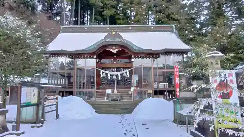 白山神社の本殿