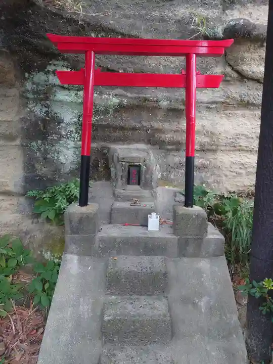 聖天神社(聖天上人像社)の末社・摂社