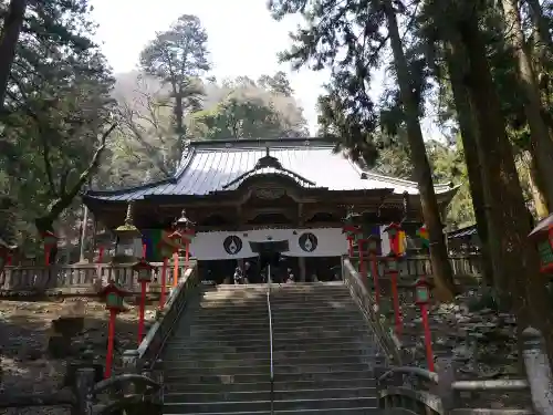 満願寺の本殿