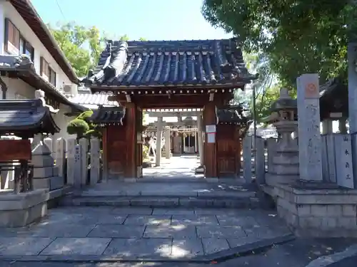 布忍神社の山門