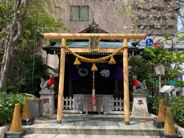 茶ノ木神社の{uncategorized: "未分類", other: "その他", undefined: "問題あり", building: "その他建物", grave: "お墓", sacred_gate: "鳥居", guardian: "狛犬", statue: "像", buddha: "仏像", history: "歴史", nature: "自然", garden: "庭園", animal: "動物", pagoda: "塔", temizu: "手水舎", mountain_gate: "山門・神門", sanctuary: "本殿・本堂", subordinate: "末社・摂社", art: "芸術", scenery: "景色", jizo: "地蔵", ema: "絵馬", goshuin: "御朱印", omikuji: "おみくじ", items: "授与品その他", amulet: "お守り", goshuincho: "御朱印帳", eats: "食事", festival: "お祭り", votive_dance: "神楽", shichigosan: "七五三参", wedding: "結婚式", experience: "体験その他", initially: "初詣", around: "周辺", anti_infection: "感染症対策"}