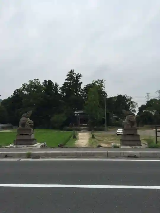 六所神社の狛犬