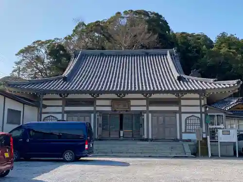 誕生寺の本殿・本堂