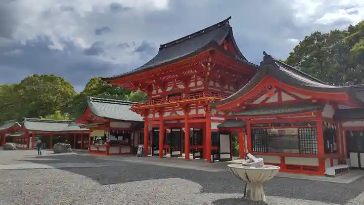 近江神宮の山門・神門