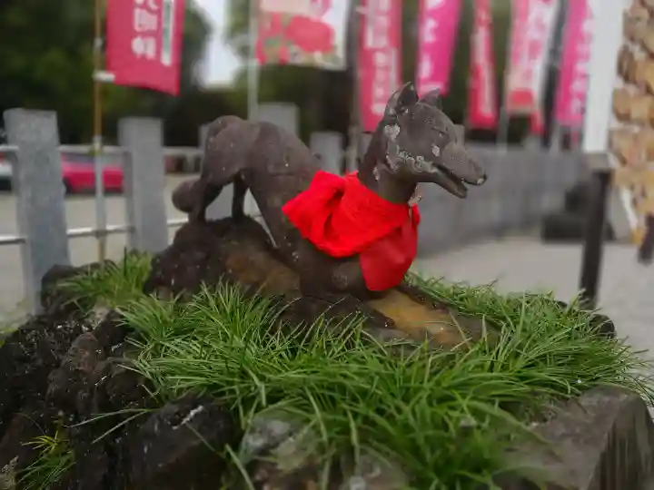 箭弓稲荷神社の{uncategorized: "未分類", other: "その他", undefined: "問題あり", building: "その他建物", grave: "お墓", sacred_gate: "鳥居", guardian: "狛犬", statue: "像", buddha: "仏像", history: "歴史", nature: "自然", garden: "庭園", animal: "動物", pagoda: "塔", temizu: "手水舎", mountain_gate: "山門・神門", sanctuary: "本殿・本堂", subordinate: "末社・摂社", art: "芸術", scenery: "景色", jizo: "地蔵", ema: "絵馬", goshuin: "御朱印", omikuji: "おみくじ", items: "授与品その他", amulet: "お守り", goshuincho: "御朱印帳", eats: "食事", festival: "お祭り", votive_dance: "神楽", shichigosan: "七五三参", wedding: "結婚式", experience: "体験その他", initially: "初詣", around: "周辺", anti_infection: "感染症対策"}