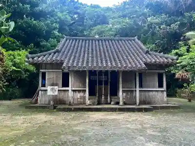 冨崎観音堂の{uncategorized: "未分類", other: "その他", undefined: "問題あり", building: "その他建物", grave: "お墓", sacred_gate: "鳥居", guardian: "狛犬", statue: "像", buddha: "仏像", history: "歴史", nature: "自然", garden: "庭園", animal: "動物", pagoda: "塔", temizu: "手水舎", mountain_gate: "山門・神門", sanctuary: "本殿・本堂", subordinate: "末社・摂社", art: "芸術", scenery: "景色", jizo: "地蔵", ema: "絵馬", goshuin: "御朱印", omikuji: "おみくじ", items: "授与品その他", amulet: "お守り", goshuincho: "御朱印帳", eats: "食事", festival: "お祭り", votive_dance: "神楽", shichigosan: "七五三参", wedding: "結婚式", experience: "体験その他", initially: "初詣", around: "周辺", anti_infection: "感染症対策"}