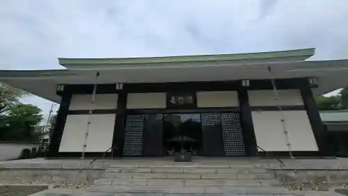 満願寺の{uncategorized: "未分類", other: "その他", undefined: "問題あり", building: "その他建物", grave: "お墓", sacred_gate: "鳥居", guardian: "狛犬", statue: "像", buddha: "仏像", history: "歴史", nature: "自然", garden: "庭園", animal: "動物", pagoda: "塔", temizu: "手水舎", mountain_gate: "山門・神門", sanctuary: "本殿・本堂", subordinate: "末社・摂社", art: "芸術", scenery: "景色", jizo: "地蔵", ema: "絵馬", goshuin: "御朱印", omikuji: "おみくじ", items: "授与品その他", amulet: "お守り", goshuincho: "御朱印帳", eats: "食事", festival: "お祭り", votive_dance: "神楽", shichigosan: "七五三参", wedding: "結婚式", experience: "体験その他", initially: "初詣", around: "周辺", anti_infection: "感染症対策"}