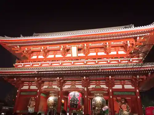 浅草寺の山門・神門