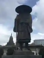 築地本願寺(本願寺築地別院)の像