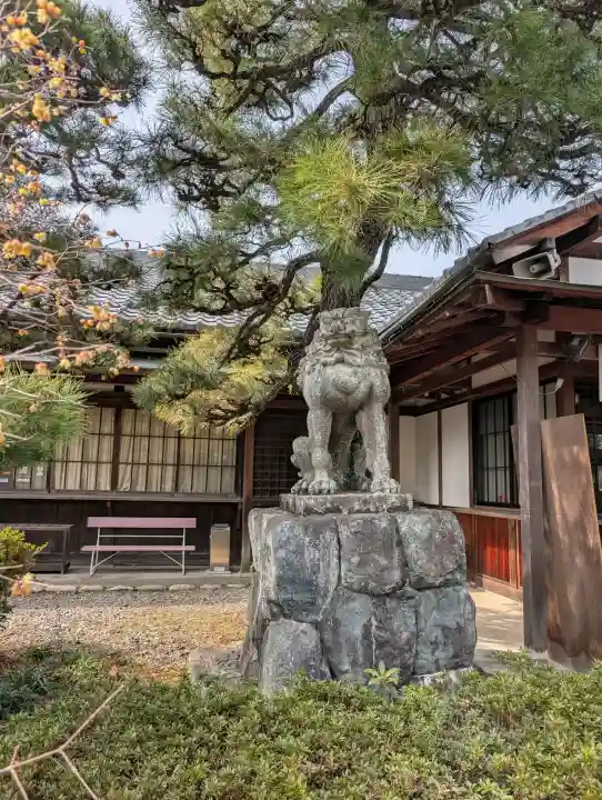滋賀県護国神社の{uncategorized: "未分類", other: "その他", undefined: "問題あり", building: "その他建物", grave: "お墓", sacred_gate: "鳥居", guardian: "狛犬", statue: "像", buddha: "仏像", history: "歴史", nature: "自然", garden: "庭園", animal: "動物", pagoda: "塔", temizu: "手水舎", mountain_gate: "山門・神門", sanctuary: "本殿・本堂", subordinate: "末社・摂社", art: "芸術", scenery: "景色", jizo: "地蔵", ema: "絵馬", goshuin: "御朱印", omikuji: "おみくじ", items: "授与品その他", amulet: "お守り", goshuincho: "御朱印帳", eats: "食事", festival: "お祭り", votive_dance: "神楽", shichigosan: "七五三参", wedding: "結婚式", experience: "体験その他", initially: "初詣", around: "周辺", anti_infection: "感染症対策"}