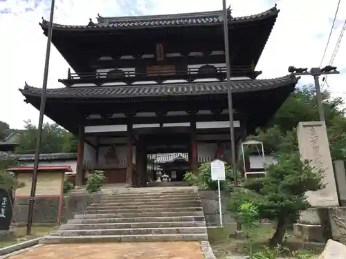 國前寺の山門