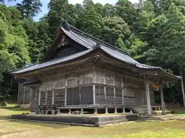 美麻奈比古神社の本殿・本堂