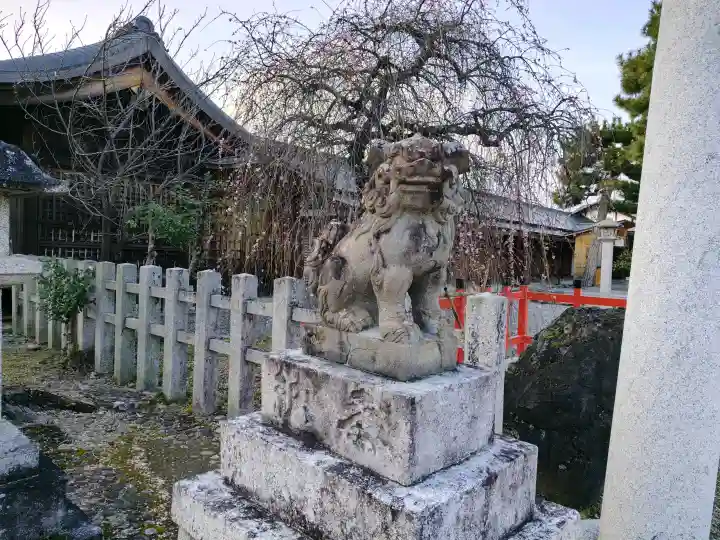 車折神社の{uncategorized: "未分類", other: "その他", undefined: "問題あり", building: "その他建物", grave: "お墓", sacred_gate: "鳥居", guardian: "狛犬", statue: "像", buddha: "仏像", history: "歴史", nature: "自然", garden: "庭園", animal: "動物", pagoda: "塔", temizu: "手水舎", mountain_gate: "山門・神門", sanctuary: "本殿・本堂", subordinate: "末社・摂社", art: "芸術", scenery: "景色", jizo: "地蔵", ema: "絵馬", goshuin: "御朱印", omikuji: "おみくじ", items: "授与品その他", amulet: "お守り", goshuincho: "御朱印帳", eats: "食事", festival: "お祭り", votive_dance: "神楽", shichigosan: "七五三参", wedding: "結婚式", experience: "体験その他", initially: "初詣", around: "周辺", anti_infection: "感染症対策"}