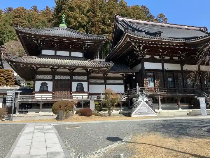 久遠寺の{uncategorized: "未分類", other: "その他", undefined: "問題あり", building: "その他建物", grave: "お墓", sacred_gate: "鳥居", guardian: "狛犬", statue: "像", buddha: "仏像", history: "歴史", nature: "自然", garden: "庭園", animal: "動物", pagoda: "塔", temizu: "手水舎", mountain_gate: "山門・神門", sanctuary: "本殿・本堂", subordinate: "末社・摂社", art: "芸術", scenery: "景色", jizo: "地蔵", ema: "絵馬", goshuin: "御朱印", omikuji: "おみくじ", items: "授与品その他", amulet: "お守り", goshuincho: "御朱印帳", eats: "食事", festival: "お祭り", votive_dance: "神楽", shichigosan: "七五三参", wedding: "結婚式", experience: "体験その他", initially: "初詣", around: "周辺", anti_infection: "感染症対策"}